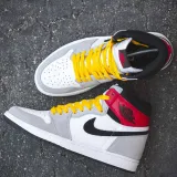 Złote sznurowadła płaskie Lace Lab. Sznurówki do customizacji sneakersów Jordan, Nike, Adidas, Reebok