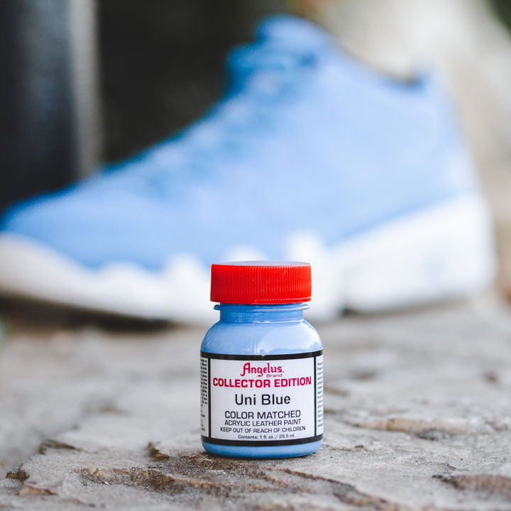 Jasno niebieska farba do customizacji i renowacji sneakersów Angelus Uni Blue Collector Edition