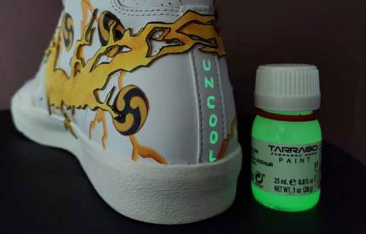 zielona farba świecąca w ciemności do customizacji sneakersów tarrago glow in the dark