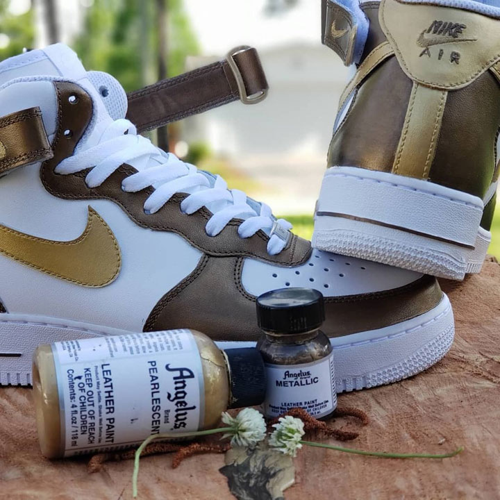 Perłowe i metaliczne farby do customizacji sneakersow - złoto, brąz. Efekty opalizujące.