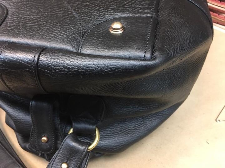 Odnowiona skórzana torebka za pomocą balsamu i kremu do renowacji skór Saphir Juvacuir Renovating Cream. Renowacja galanterii.