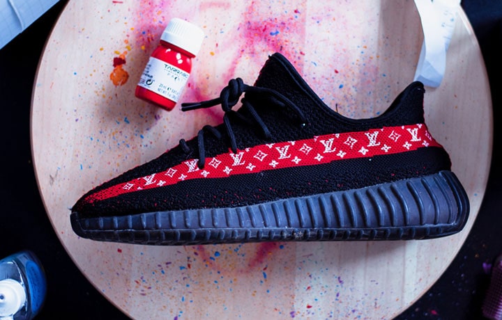 Rękodzieło na butach. Czerwona farba do Sneakersów Adidas, LV, Nike. Malowanie Sneakersów.