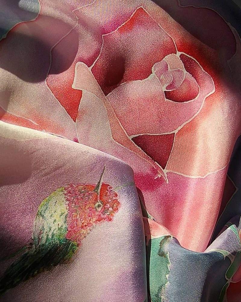 Farby do rękodzieła na jedwabnych tkaninach i ubraniach.