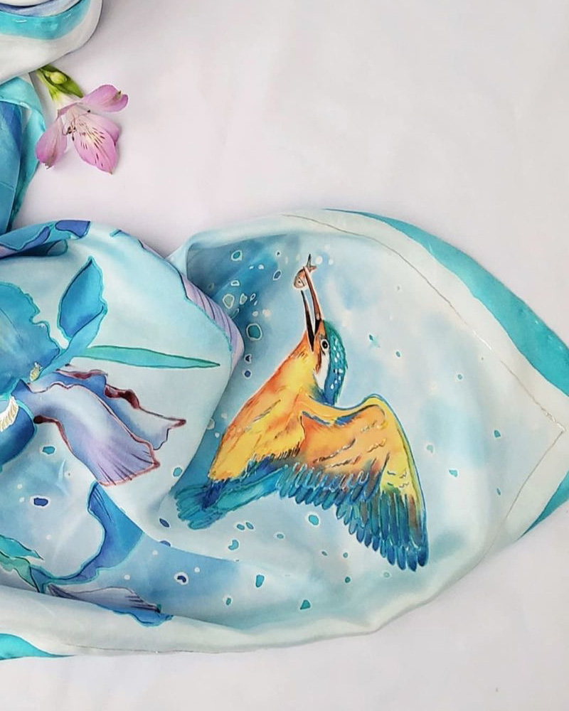 Ręcznie malowany jedwab barwnikami jacquard.