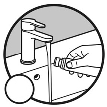 Oczyść aplikator pod bieżącą wodą